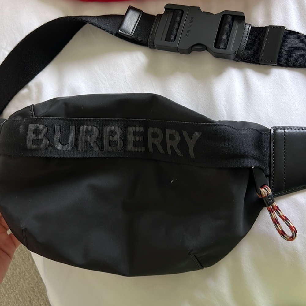 Burberry crossbody black on black edition